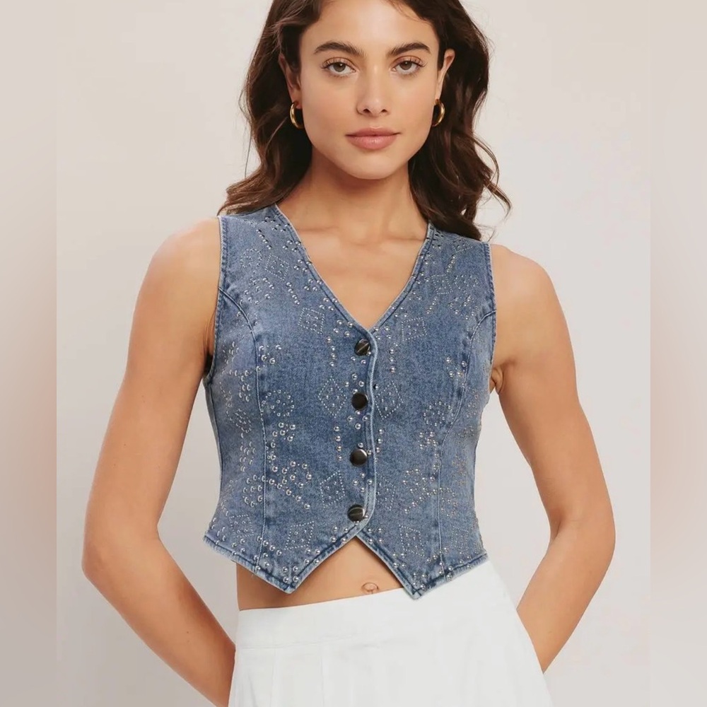 Flying Tomato Studded Vest NWOT